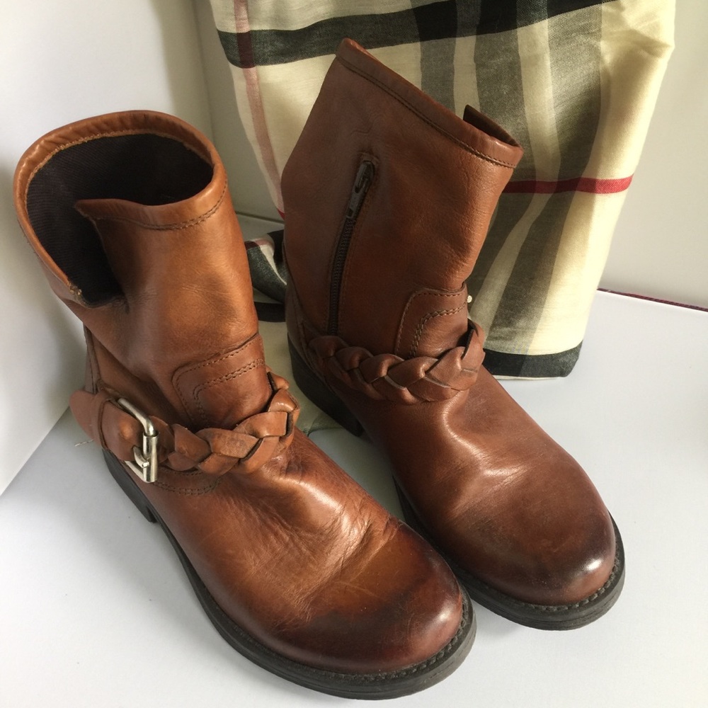 STEVE MADDEN Flair Leather braided Boots